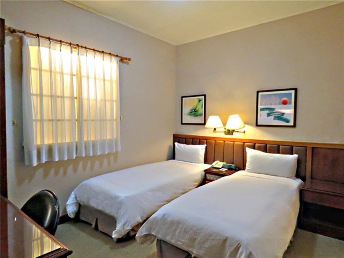 First Hotel Taipei Exteriör bild