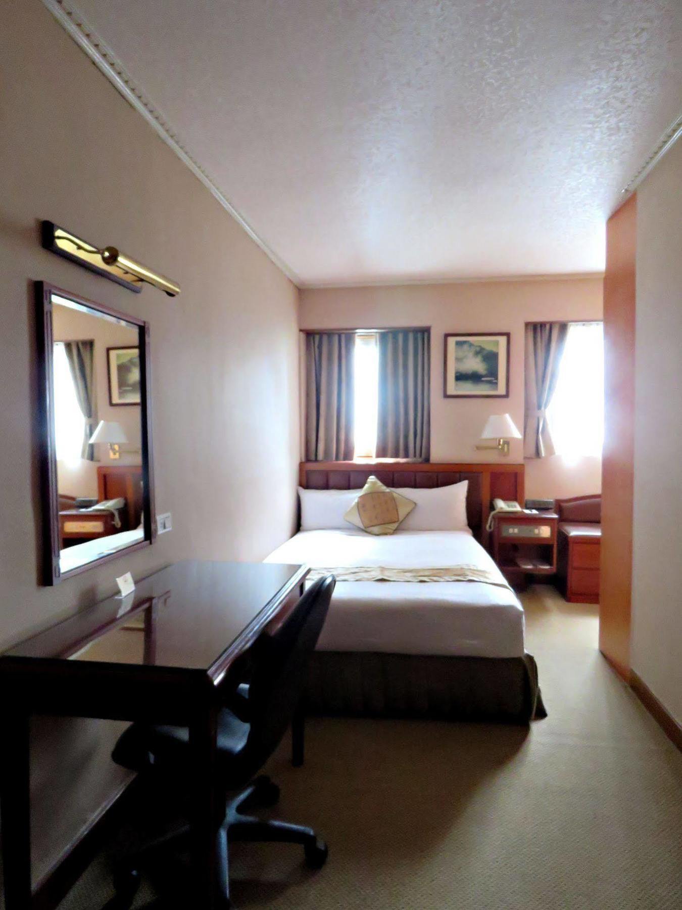 First Hotel Taipei Exteriör bild